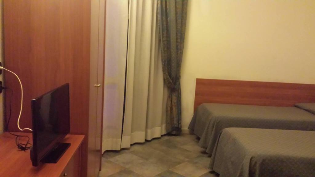 Adelphi Room & Breakfast Феррара Екстер'єр фото