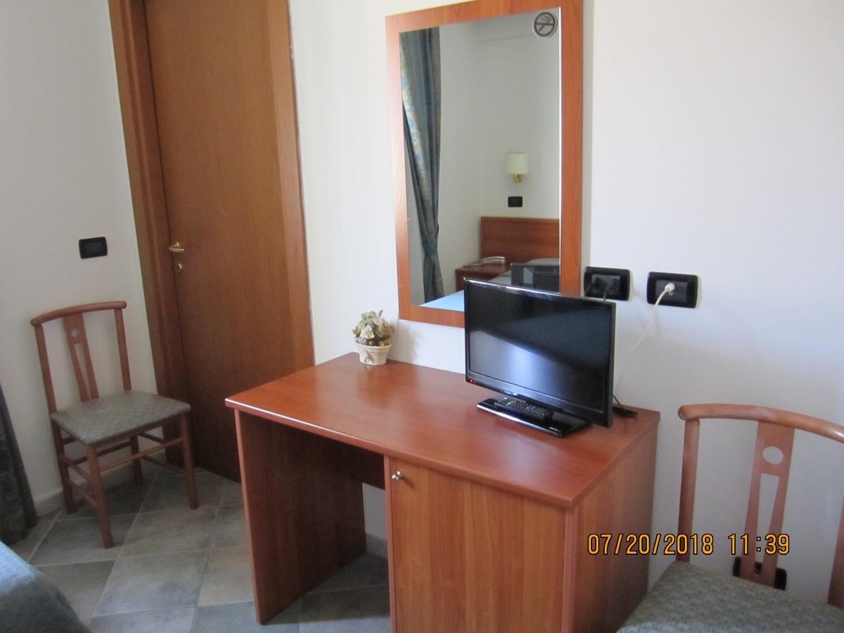 Adelphi Room & Breakfast Феррара Екстер'єр фото