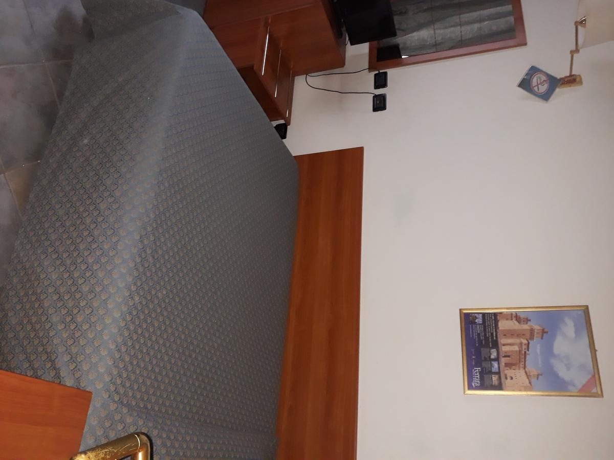 Adelphi Room & Breakfast Феррара Екстер'єр фото